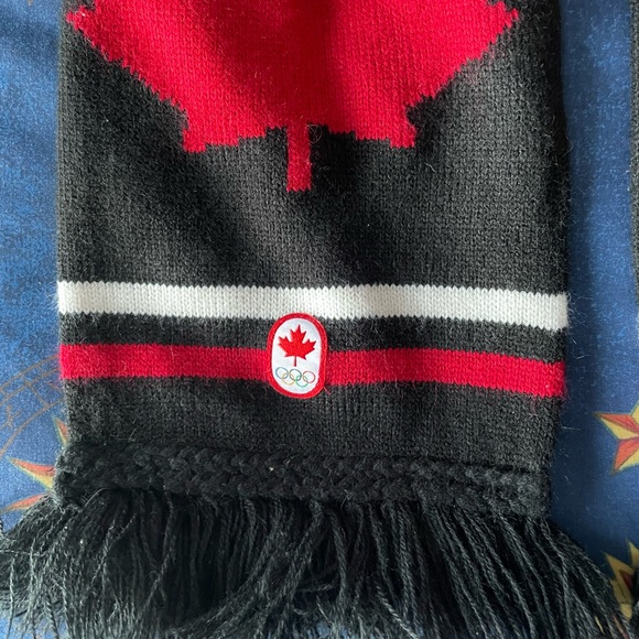 Canada Olympic Scarf HBC - Picture 5 of 7